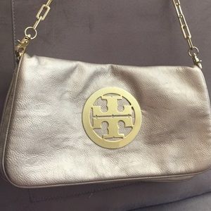 tory burch clutch